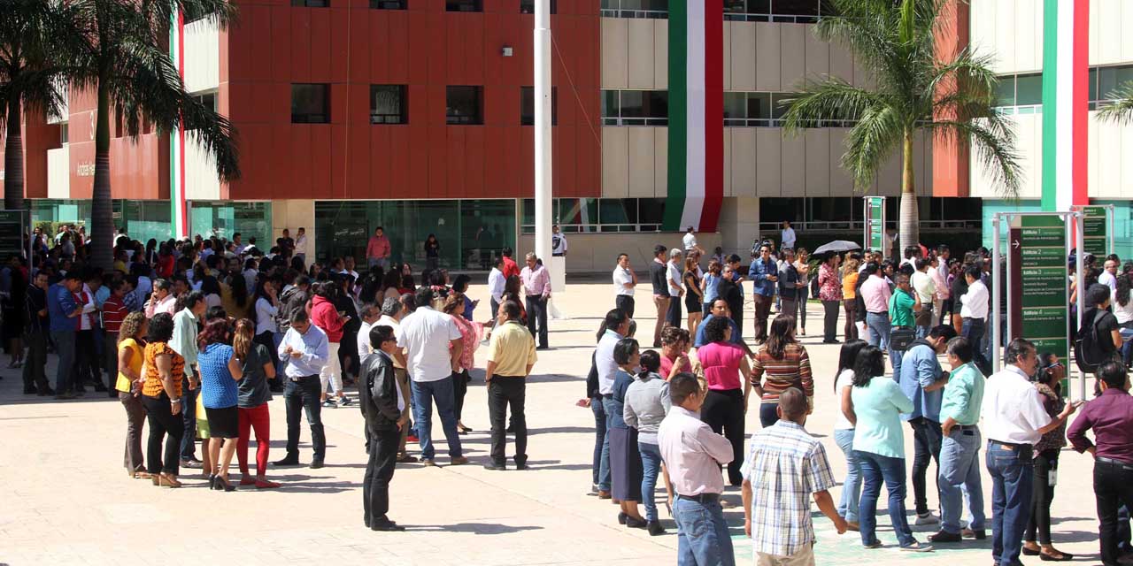 Burócratas de Oaxaca piden aumento salarial del 30% | El Imparcial de Oaxaca Burócratas de Oaxaca piden aumento salarial del 30% | El Imparcial de Oaxaca