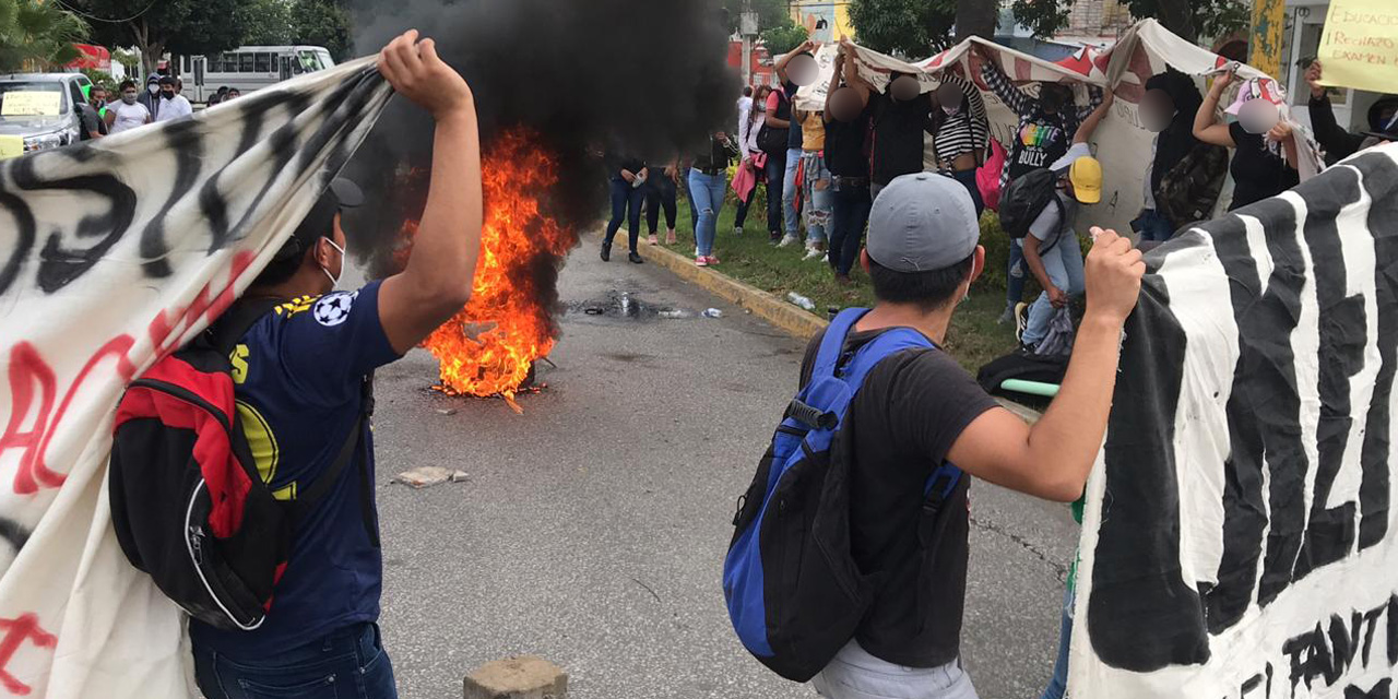 Normalistas de Oaxaca se van con las manos vacías