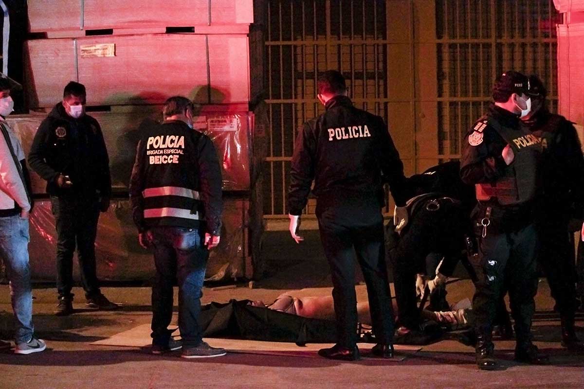 Operativo contra Covid-19 en antro de Perú termina con 13 personas muertas por estampida | El Imparcial de Oaxaca