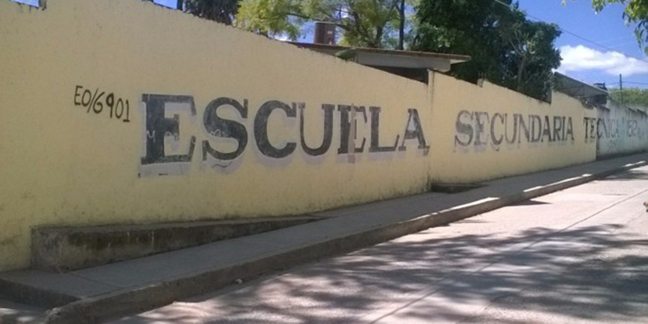 Secundaria 152 de Huajuapan no inicia clases | El Imparcial de Oaxaca