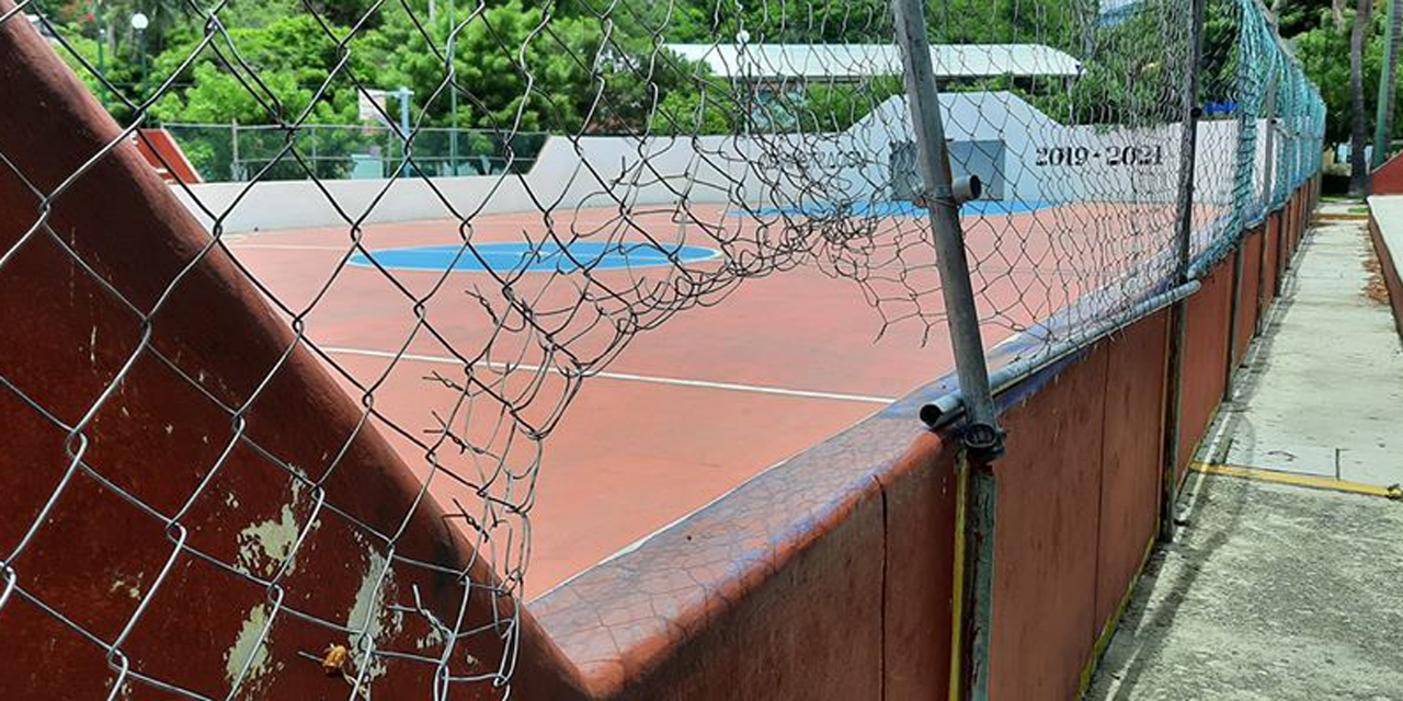 Deportistas destruyen instalaciones de futbol | El Imparcial de Oaxaca
