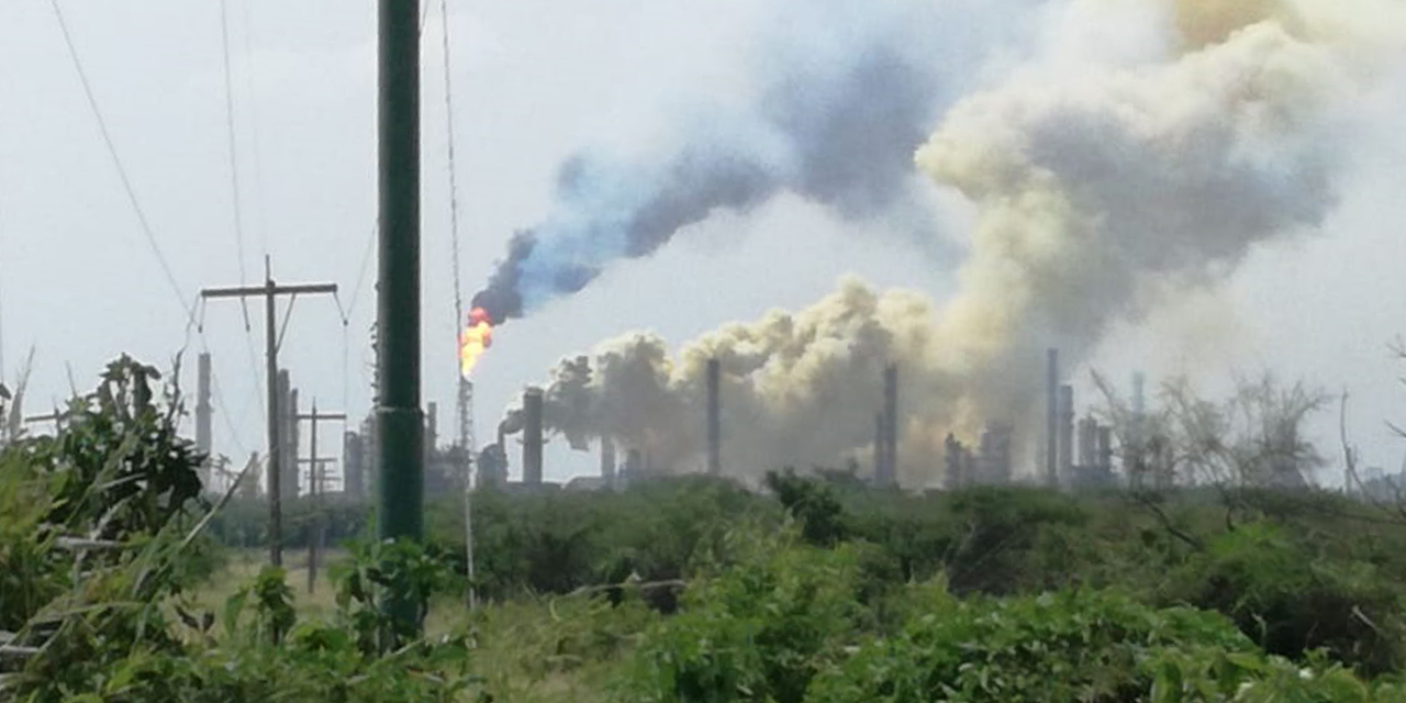 Supuesto incendio en refinería causa pánico en Salina Cruz | El Imparcial de Oaxaca Supuesto incendio en refinería causa pánico en Salina Cruz | El Imparcial de Oaxaca