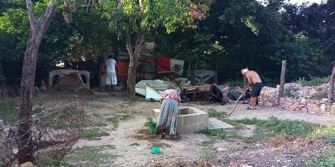 Se incendia humilde vivienda en Tehuantepec
