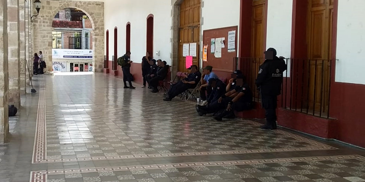 Policías de Tezoatlán protestan con paro por falta de pago | El Imparcial de Oaxaca