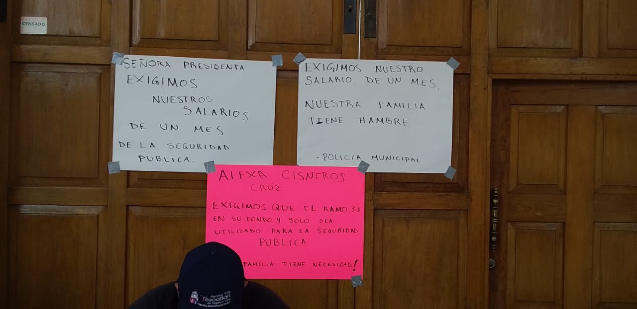 Policías toman palacio municipal de Tezoatlán | El Imparcial de Oaxaca