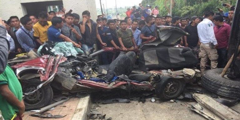 Camión embiste varios vehículos en Oxchuc, Chiapas; reportan varios muertos | El Imparcial de Oaxaca