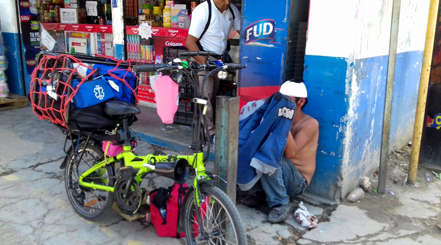 Le dan salvaje golpiza al resistirse al asalto en la Central de Abasto | El Imparcial de Oaxaca