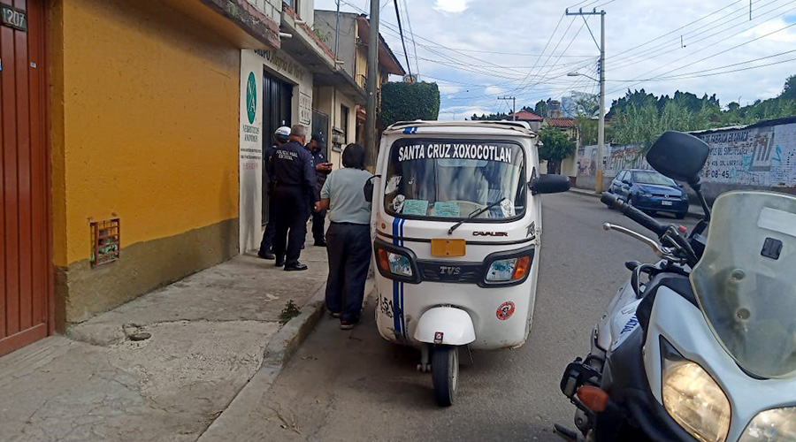 Mototaxi transitaba por la ciudad sin permiso; lo agarran | El Imparcial de Oaxaca