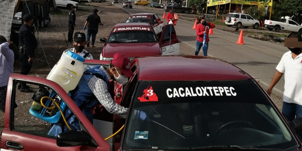Aseguran taxis por violar disposiciones contra Covid-19 en Huajuapan