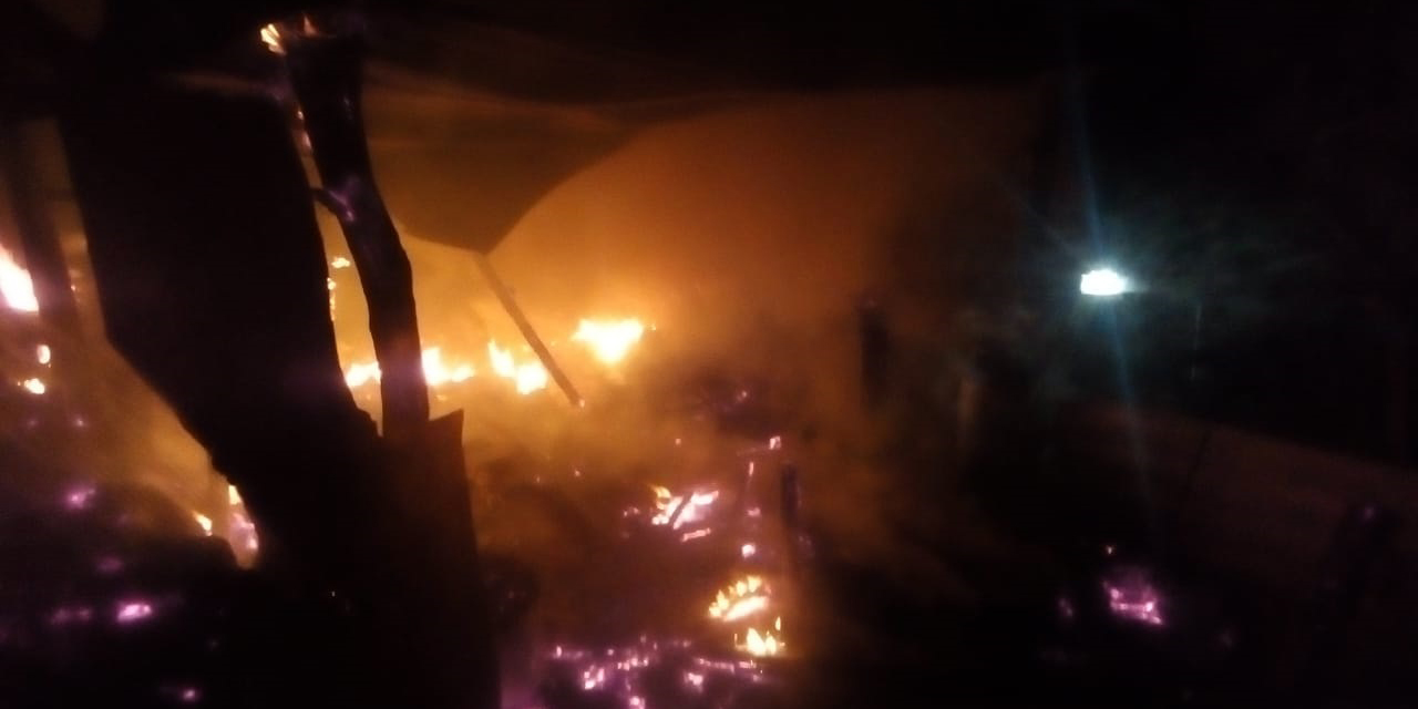 Vivienda es consumida por el fuego en Huatulco | El Imparcial de Oaxaca