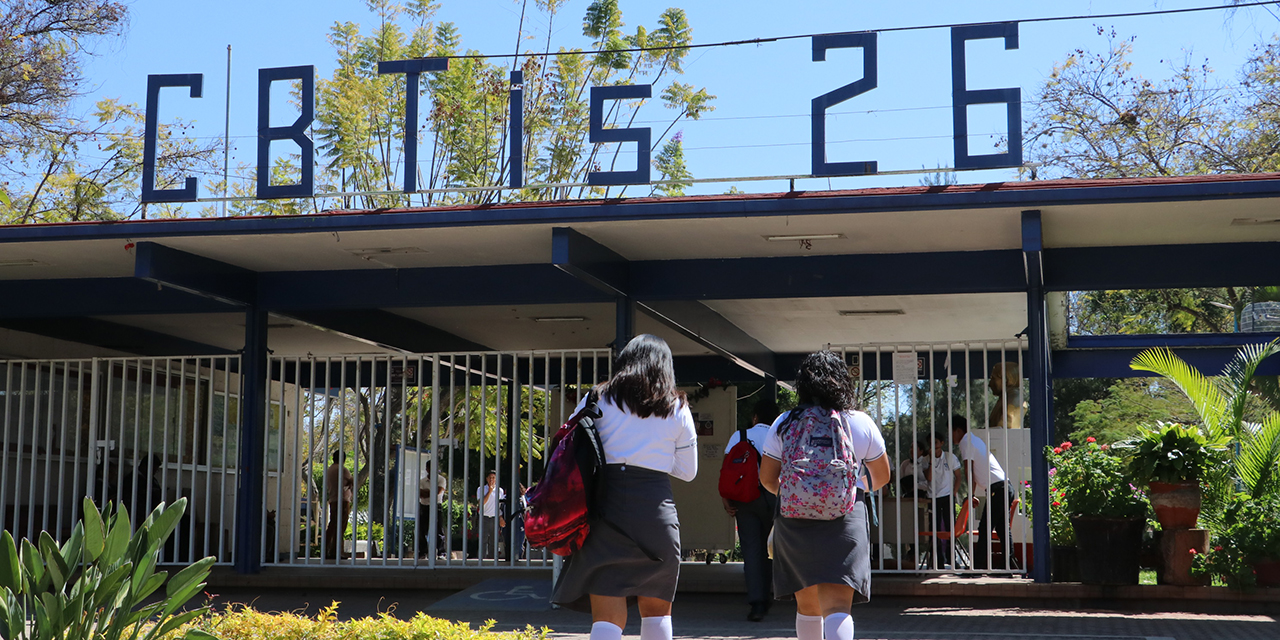 Matrícula escolar en los CBTIs de Oaxaca disminuye un 10%