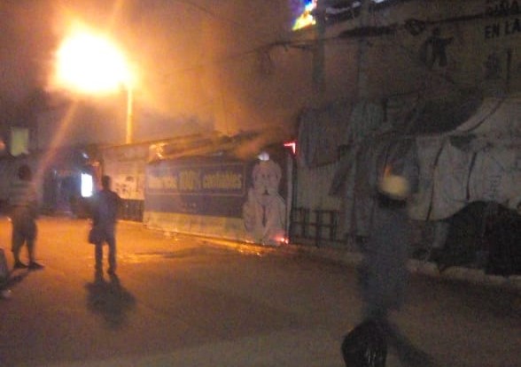 Se incendia local en la Central de Abasto | El Imparcial de Oaxaca