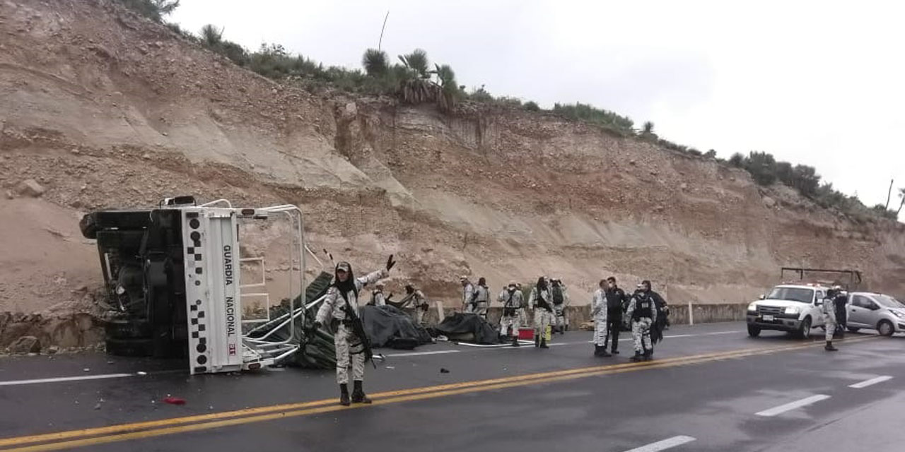 Vuelca vehículo de la Guardia Nacional en carretera Cuacnopalan-Oaxaca | El Imparcial de Oaxaca