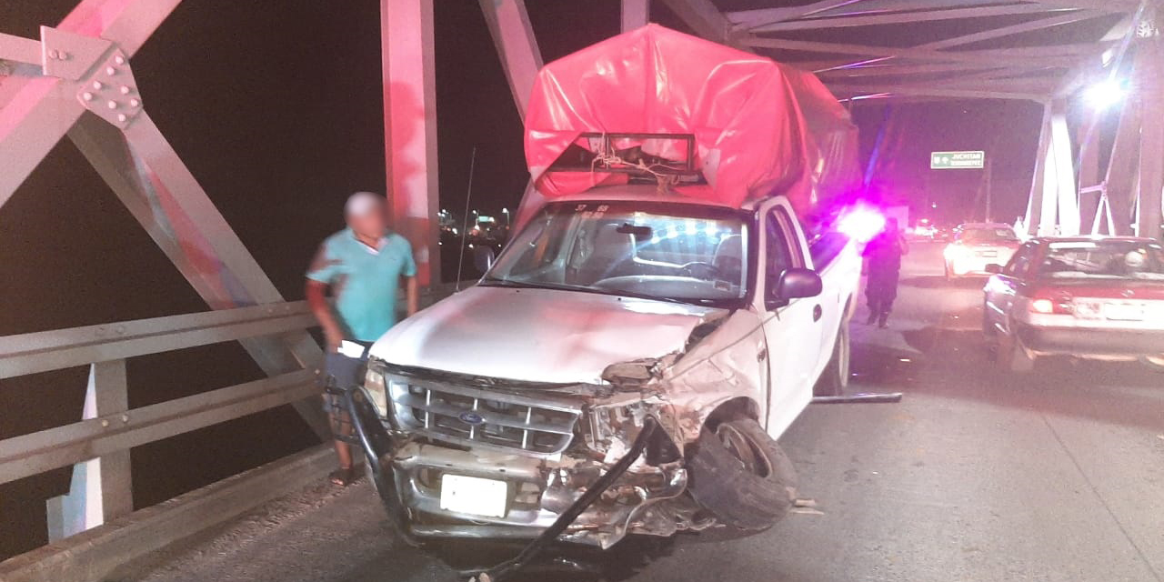 Conductor ebrio se estrella en el Puente de Fierro de Tehuantepec | El Imparcial de Oaxaca