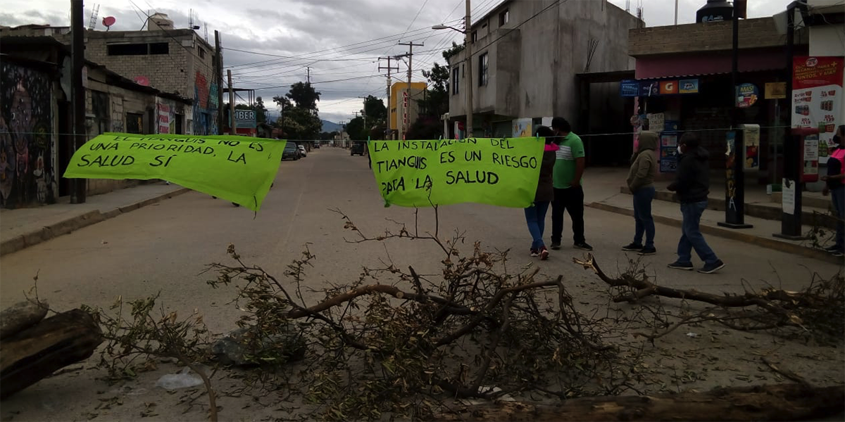 Con bloqueo, vecinos de Pueblo Nuevo impiden reinstalación de tianguis | El Imparcial de Oaxaca