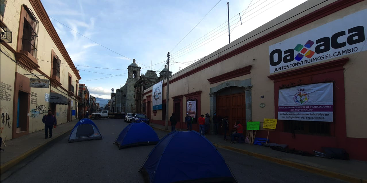 Instalan plantón y bloqueo en oficinas de los SSO | El Imparcial de Oaxaca