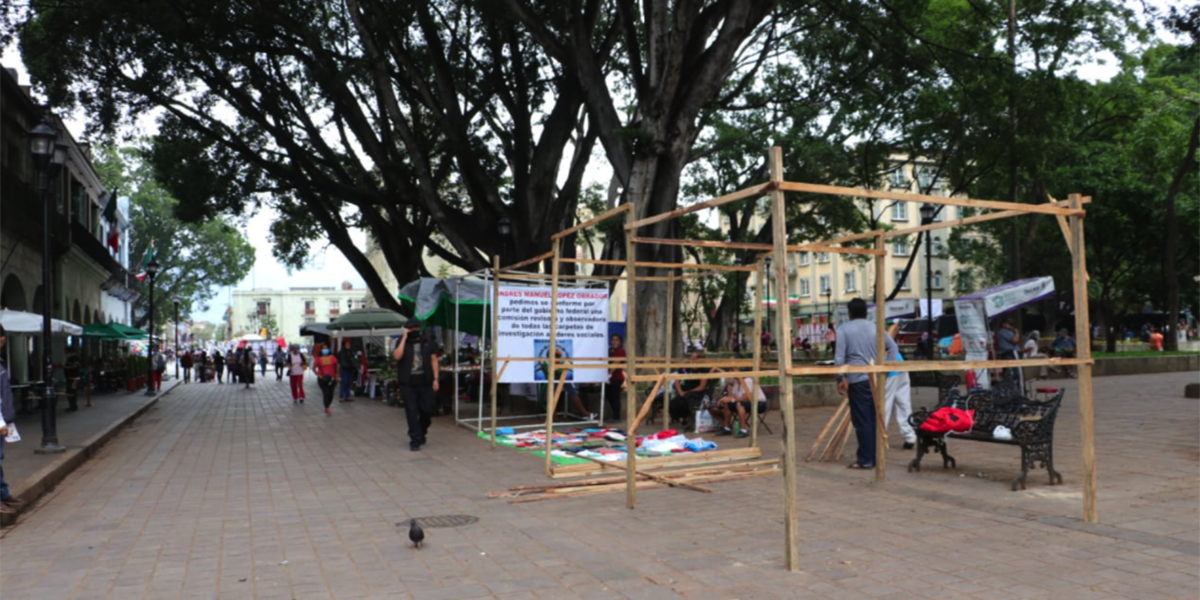 Plantones y ambulantes invaden el Zócalo | El Imparcial de Oaxaca