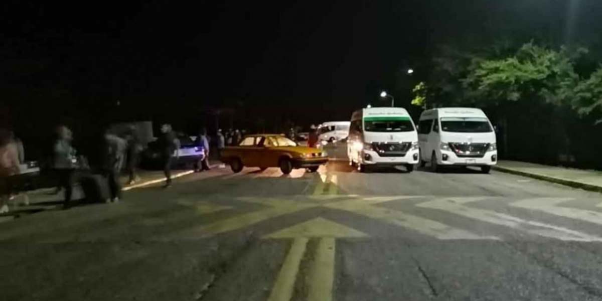 Mantienen por tercer día consecutivo bloqueos en el Istmo