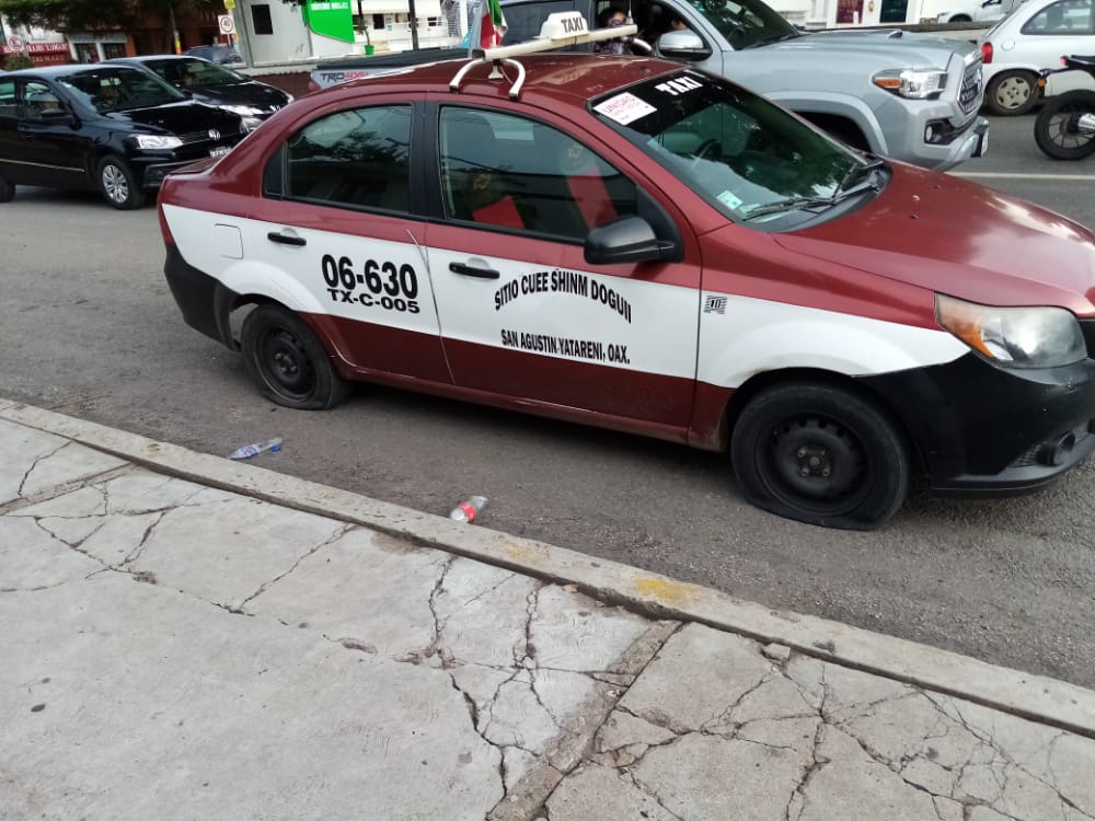 Taxista de Oaxaca y conductor se enfrentaron a golpes | El Imparcial de Oaxaca