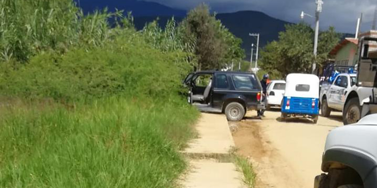 Conductor ebrio se salva de volcadura en Yahuiche