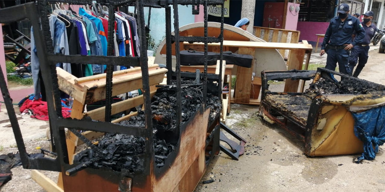 Fuego arrasa con casa en Etla