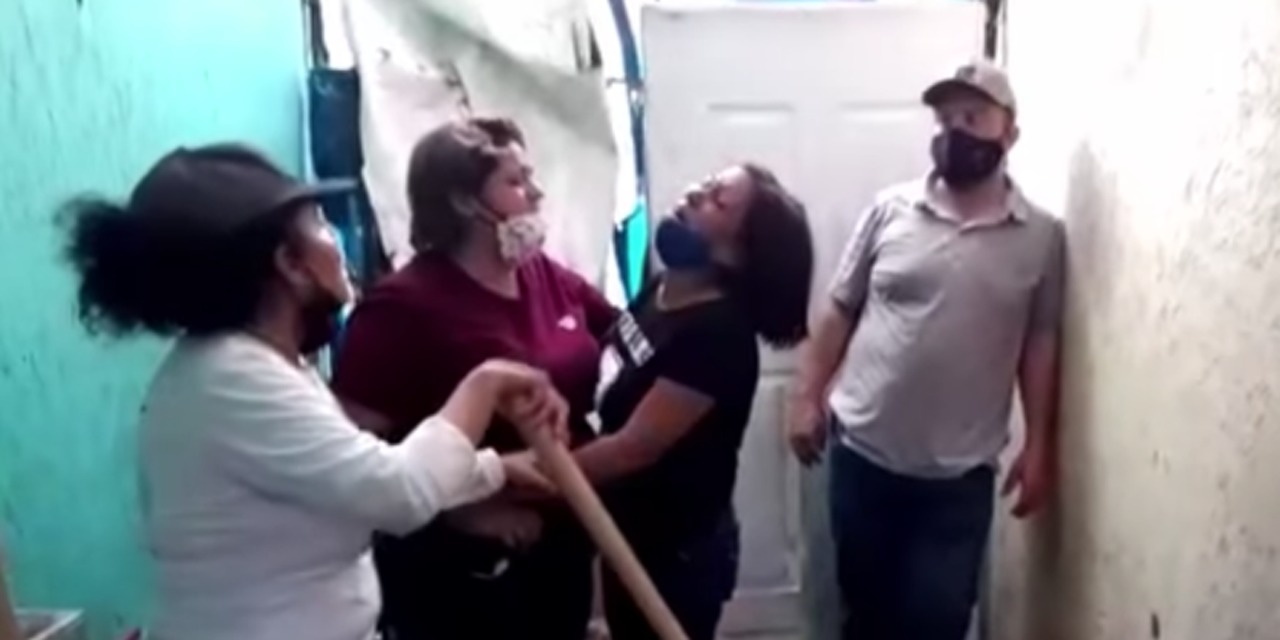 Video: Madre llora al encontrar los restos de su hijo