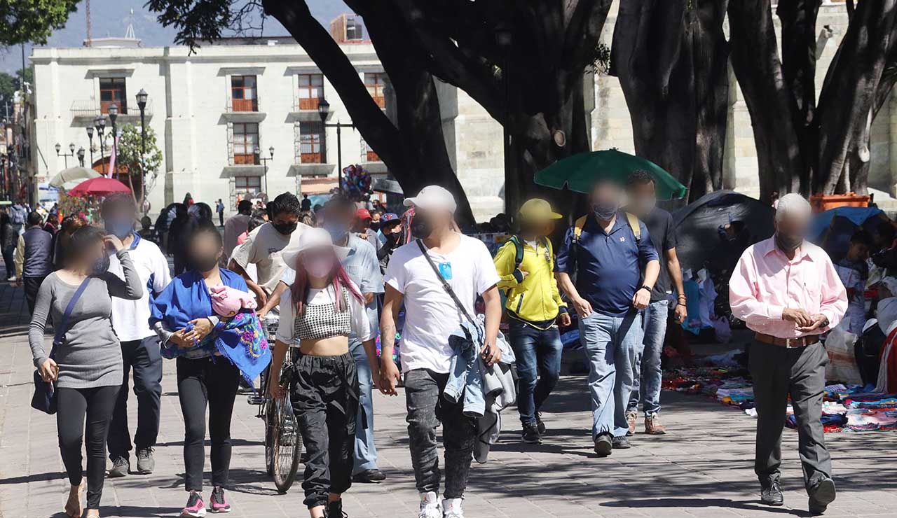 Retan a la pandemia, Muertos, vacaciones y desobediencia | El Imparcial de Oaxaca