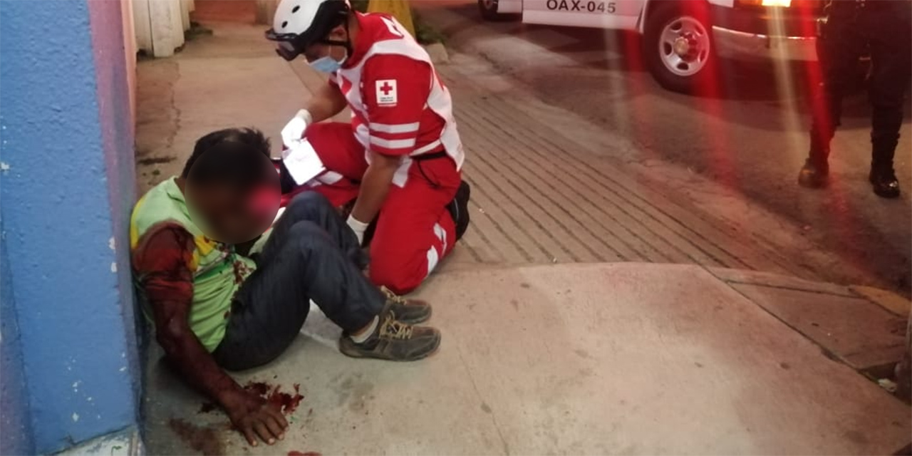 Propinan salvaje golpiza a un hombre en la Central de Abasto