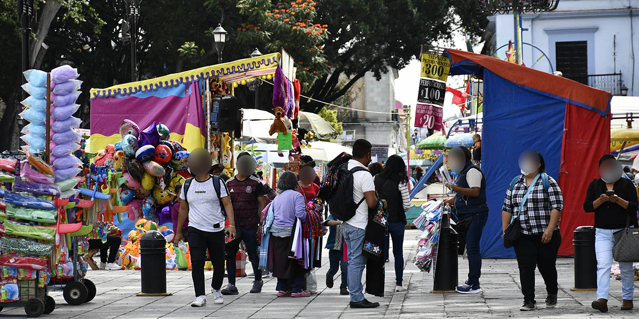 Feria en el zócalo de Oaxaca afecta a establecimientos | El Imparcial de Oaxaca