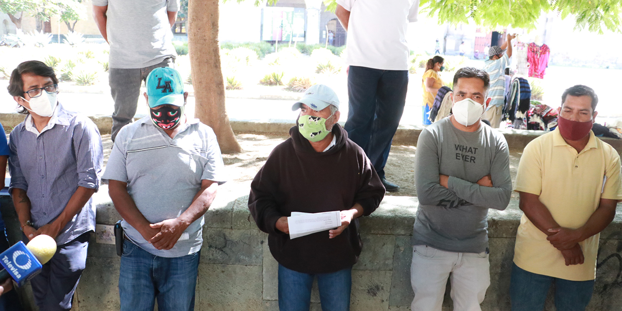 Protestan autoridades de la Mixteca y Cuenca ante el INPI