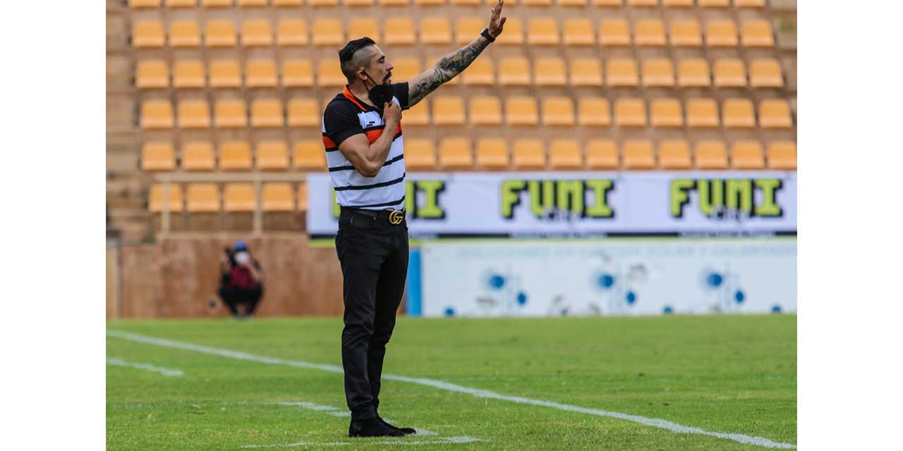 Gana Reyes en pista de la Raya