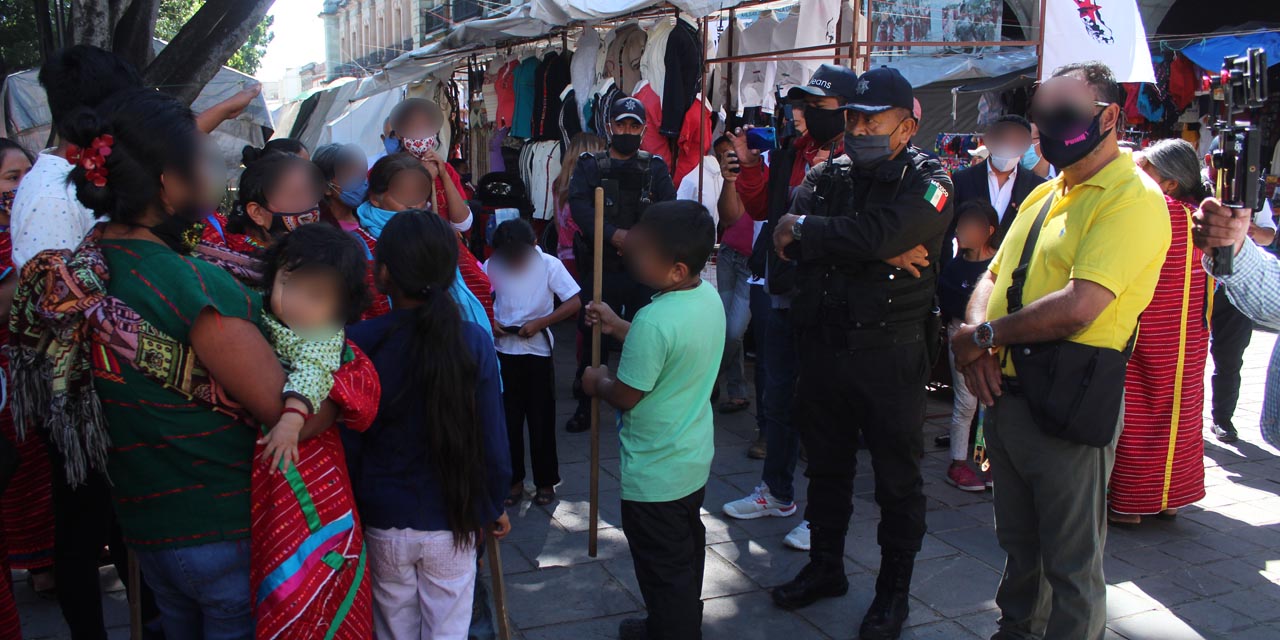 Triquis se confrontan con policía e inspectores en Oaxaca