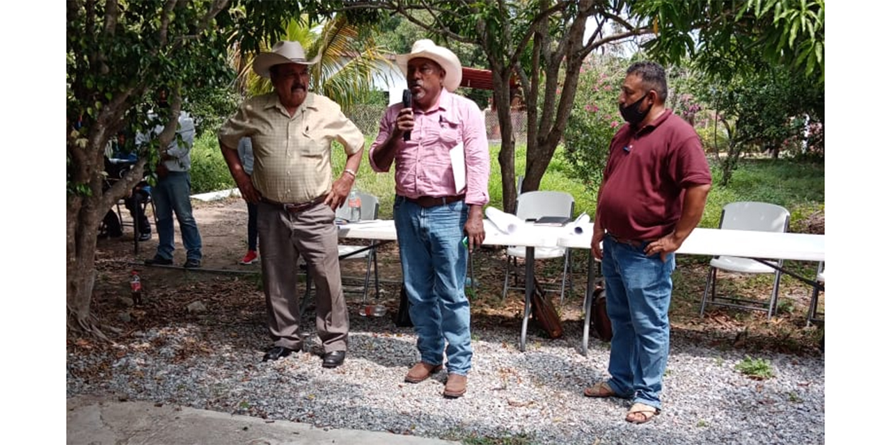 Comuneros ofrecen comprar tierras ejidales en El Barrio de la Soledad
