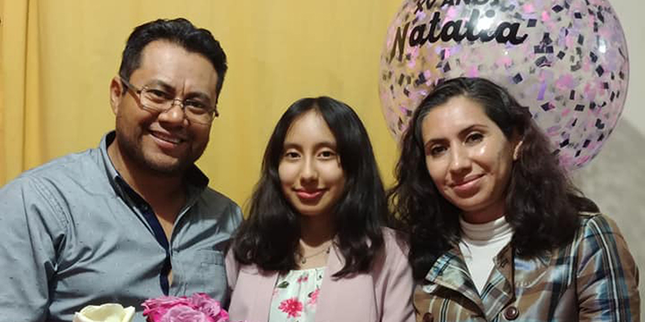 ¡Claudia Natalia celebra sus XV años! | El Imparcial de Oaxaca