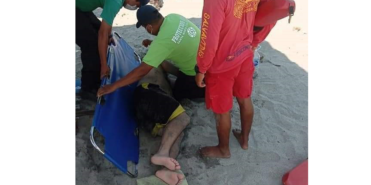 Rescatan a turistas en playa Zicatela | El Imparcial de Oaxaca