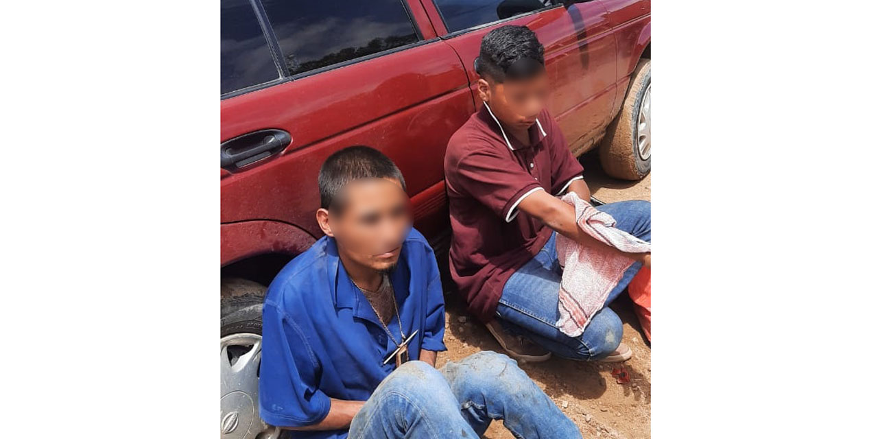 Detienen a presuntos ladrones de motoneta en agencia Vicente Guerrero | El Imparcial de Oaxaca