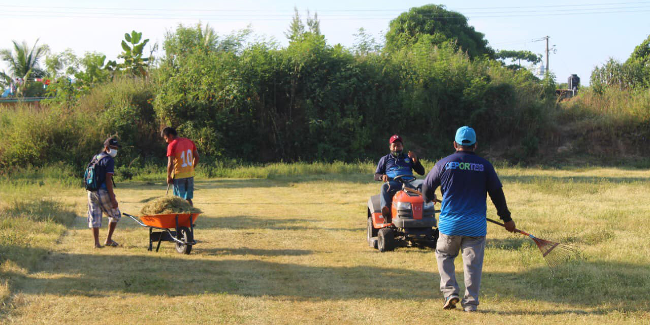 Ciudadanía limpia espacios deportivos en Huatulco | El Imparcial de Oaxaca