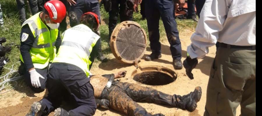 ¡Se los traga una alcantarilla en Xoxocotlán!