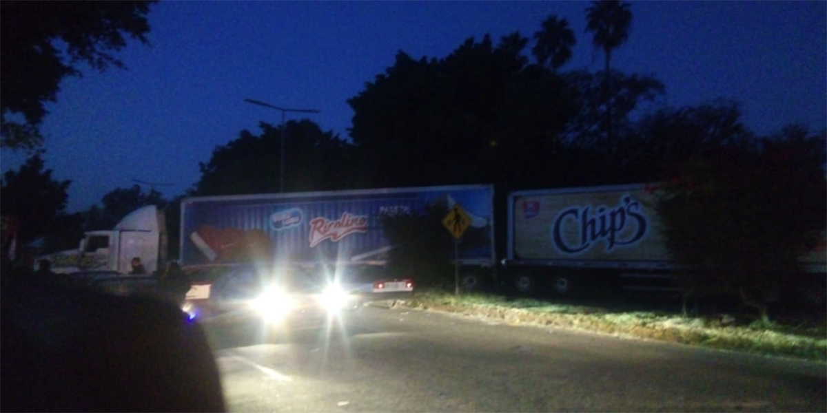 Cumplen más de 20 horas bloqueos carreteros en Oaxaca