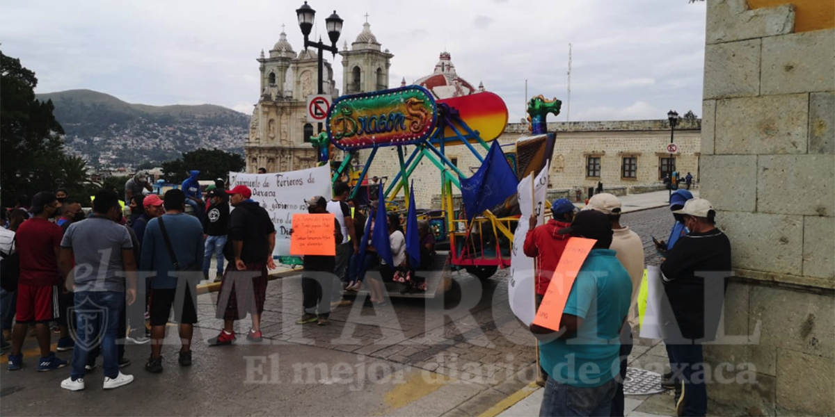 Con bloqueo, ferieros piden espacios para laborar | El Imparcial de Oaxaca