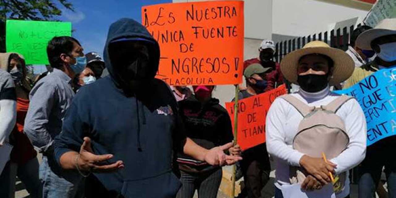 Cierre de tianguis y plazas genera protestas en Oaxaca