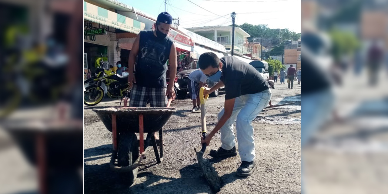Bachean calles de Salina Cruz ante indiferencia del municipio | El Imparcial de Oaxaca