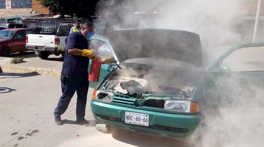 Se incendia auto en la Central de Abasto | El Imparcial de Oaxaca