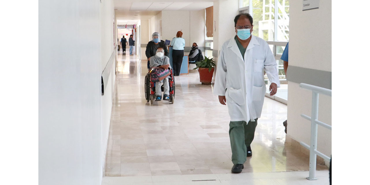 Personal médico suma 400 contagios de Covid-19