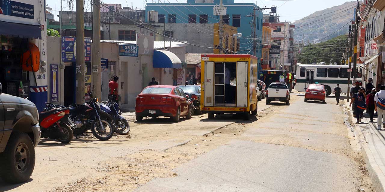 Ayuntamiento de Oaxaca gasta $8 millones en bacheo deficiente