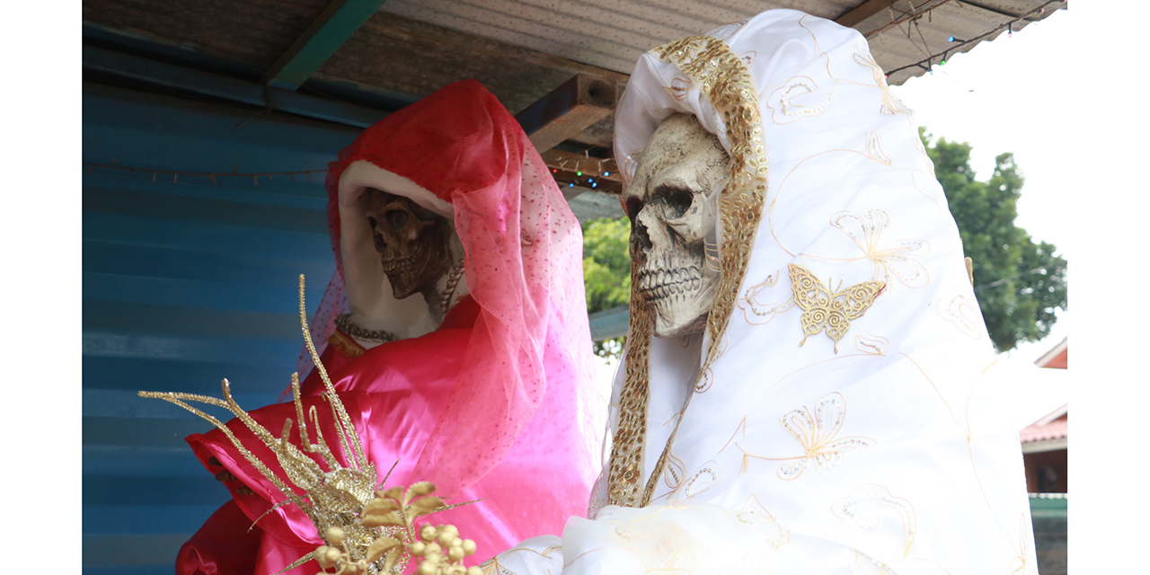 Veneran en su día a la Santa Muerte | El Imparcial de Oaxaca