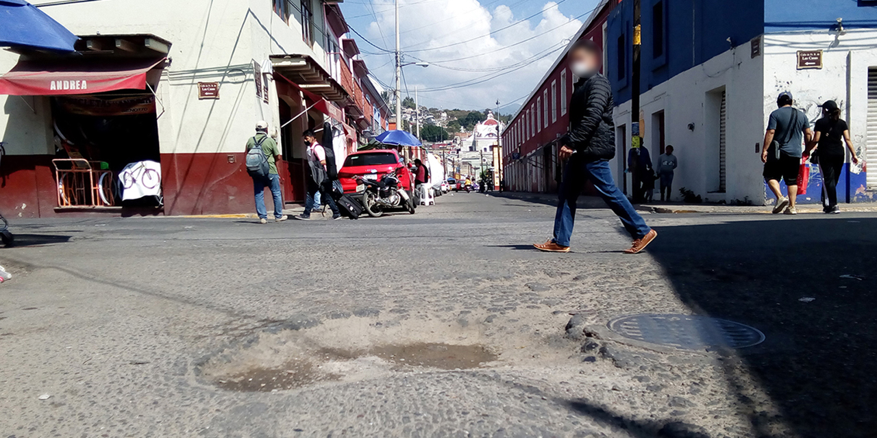 Resurgen baches en la ciudad de Oaxaca