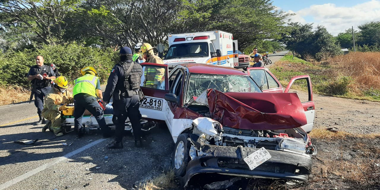 Terrible accidente en ruta a Tehuantepec deja taxista un lesionado