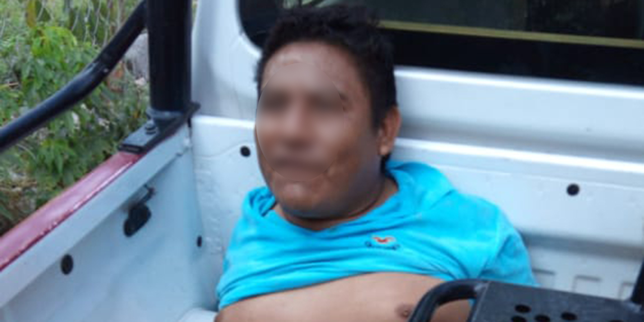 Taxista se impacta contra un caballo en carretera de Juchitán