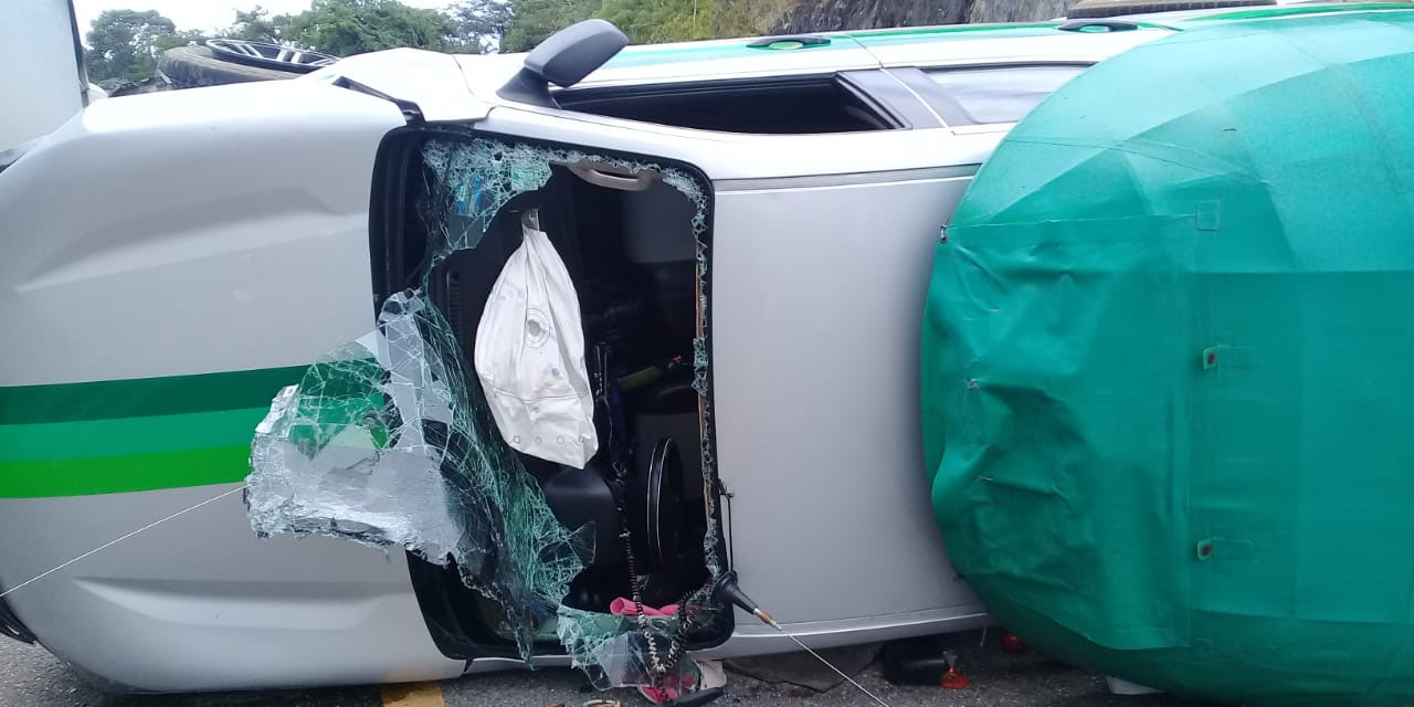 Brutal impacto en carretera Matías Romero-Palomares
